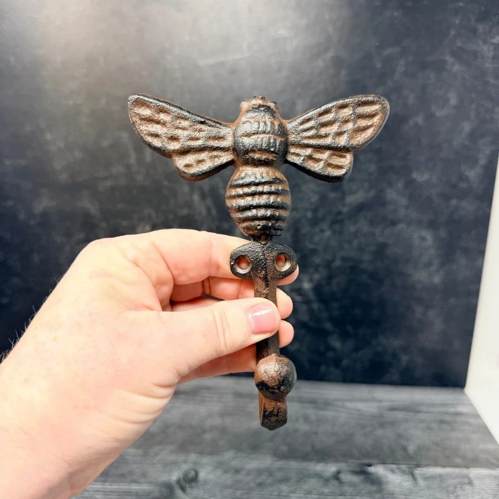 Cast Iron Bee Wall Hook Rustic Farmhouse Cottage Garden Decor Honeybee Bumblebee